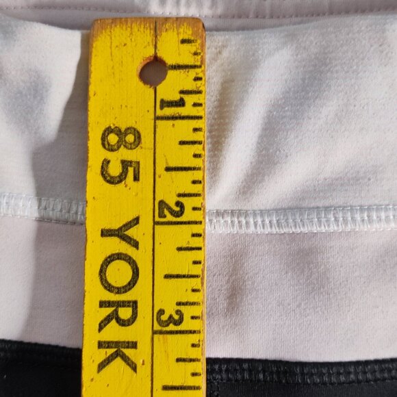 Lululemon athletic wear leggings black with white & pink pattern women's size 4 - Picture 8 of 12